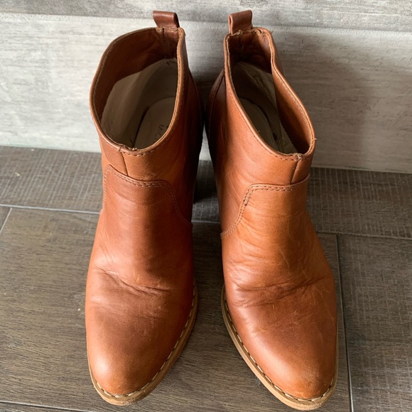 Michael Kors Brown Block Ankle Slip On Booties Size 6 Heels 3” - Picture 7 of 7